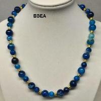 Collier agate teintee bleue