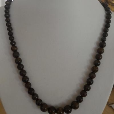 Collier en bronzite 2 