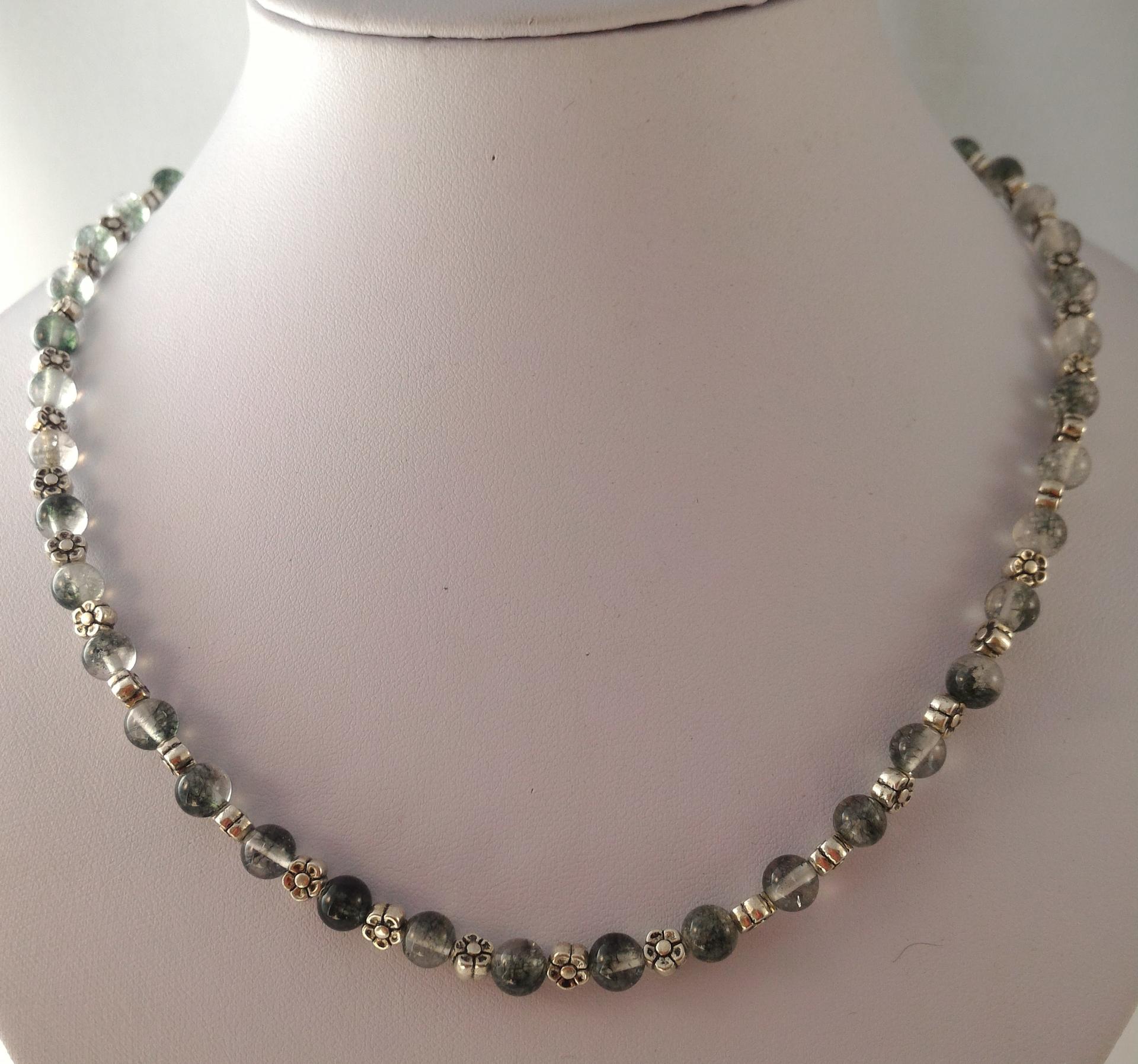 Collier quartz lodolite