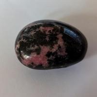 Galet rhodonite 1 