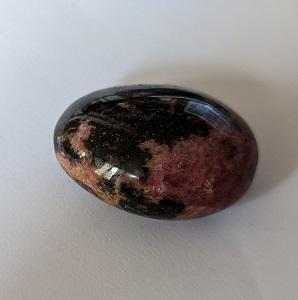 Galet rhodonite 2 