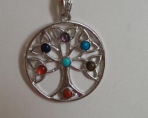 Pendentif arbre 7 chakras 1
