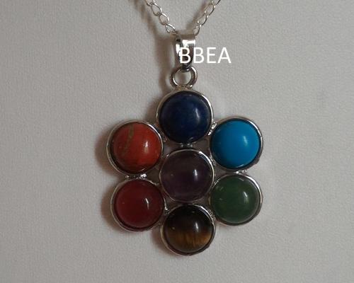 Pendentif fleur 7 chakras 1