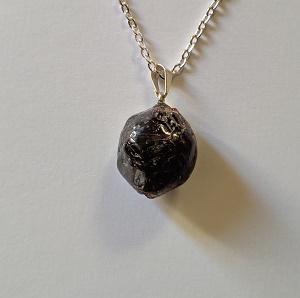 Pendentif grenat 1