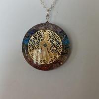 Pendentif orgonite 7 chakras 17 