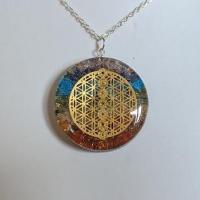 Pendentif orgonite 7 chakras 2 