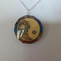 Pendentif orgonite 7 chakras 21 