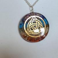 Pendentif orgonite 7 chakras 3 