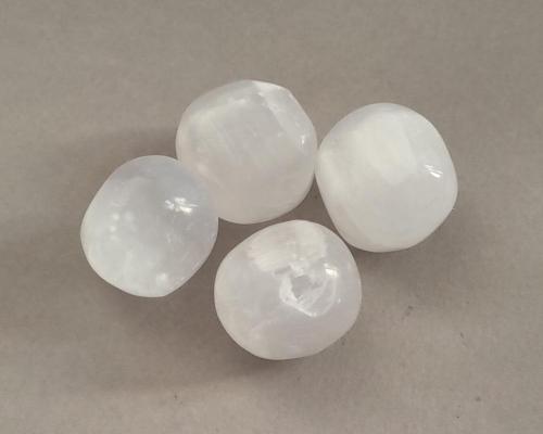 Pierre roule selenite