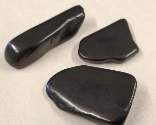 Pierre roulee shungite