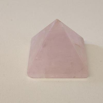 Pyramide quartz rose 2